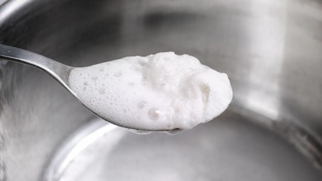 Experts say mixing baking soda with hydrogen peroxide is increasingly recommended